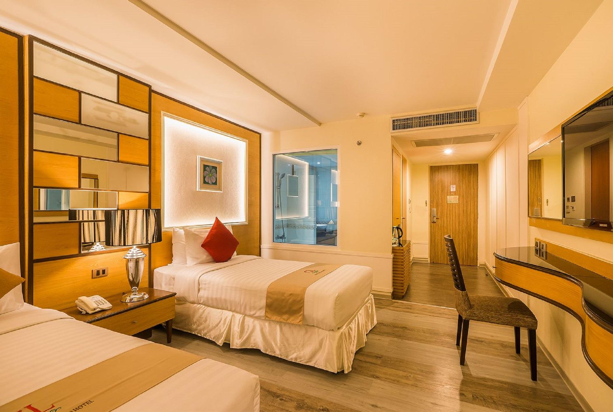 Grand Lord Boutique Hotel- Sha Extra Plus Certified Bangkok Exterior photo